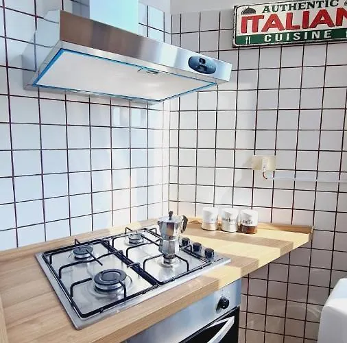 Trastevere Rome's Heart Charming & Cozy 3 Апартаменты