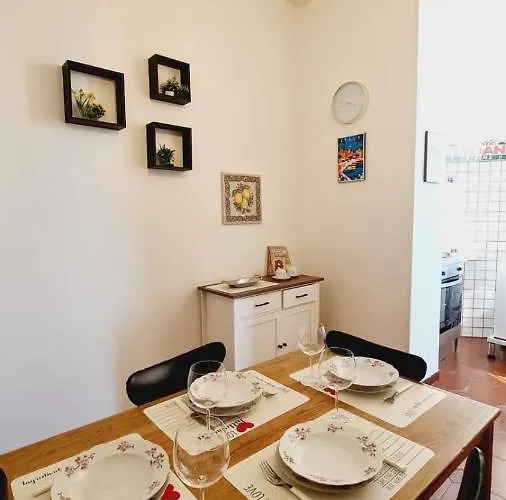 Trastevere Rome's Heart Charming & Cozy 3 Апартаменты Рим